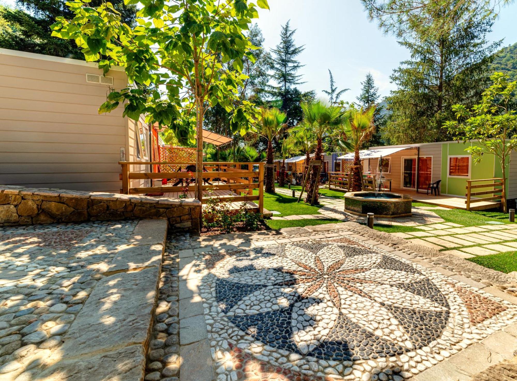 Delle Rose & Glamping Village 4* Isolabona