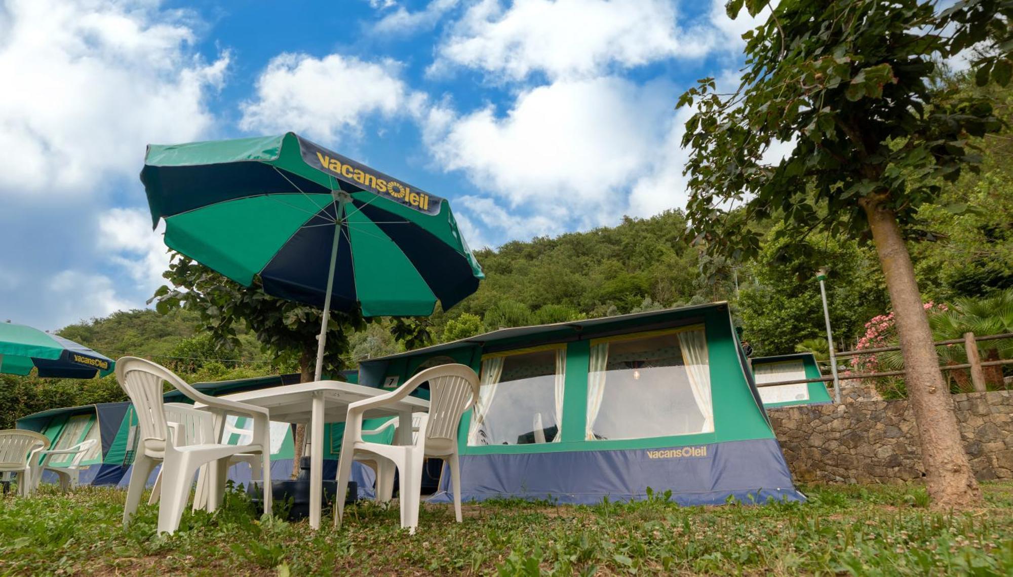 Delle Rose & Glamping Village Aldeamento Turístico Isolabona