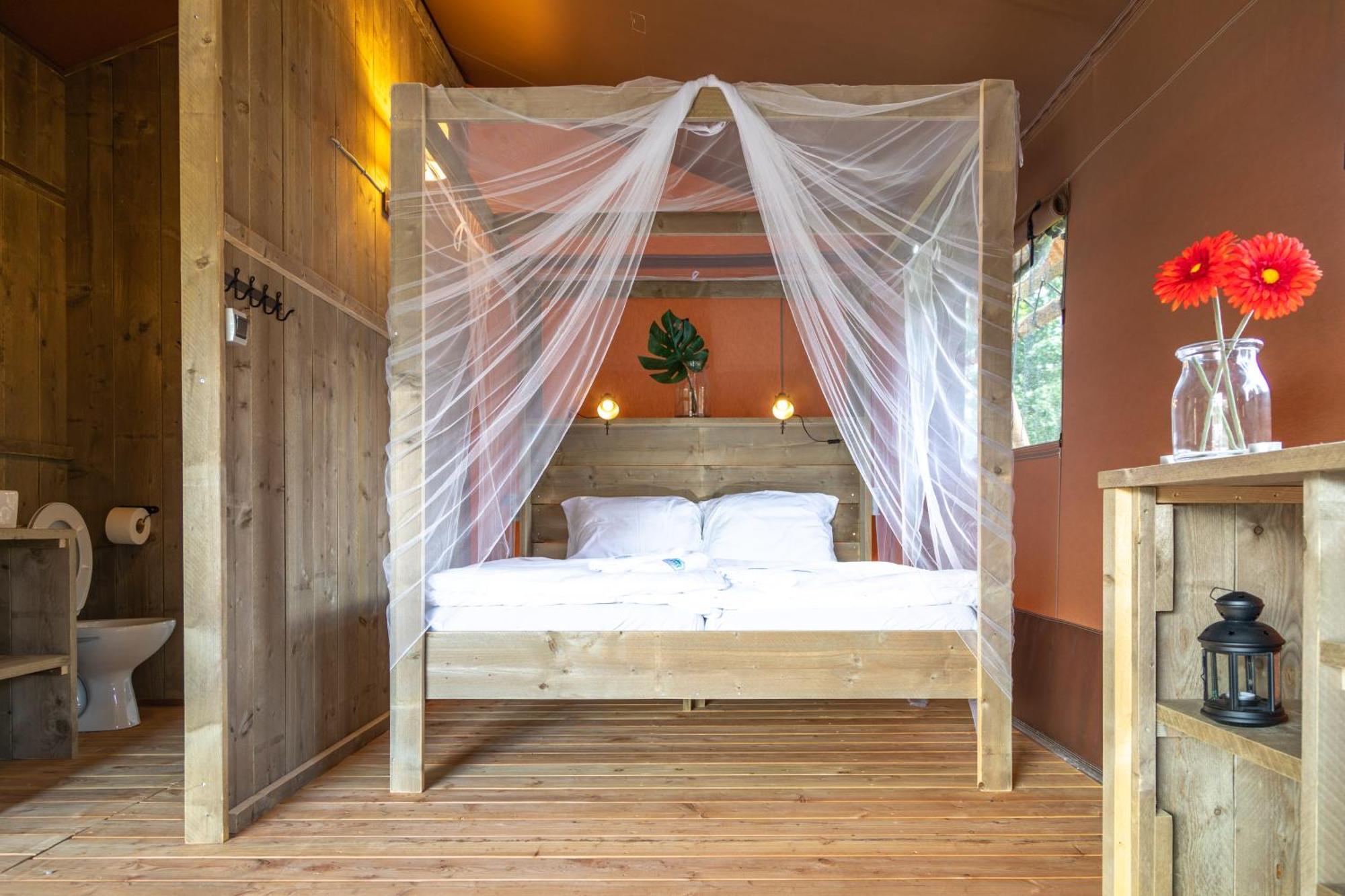 Delle Rose & Glamping Village Aldeamento Turístico Isolabona